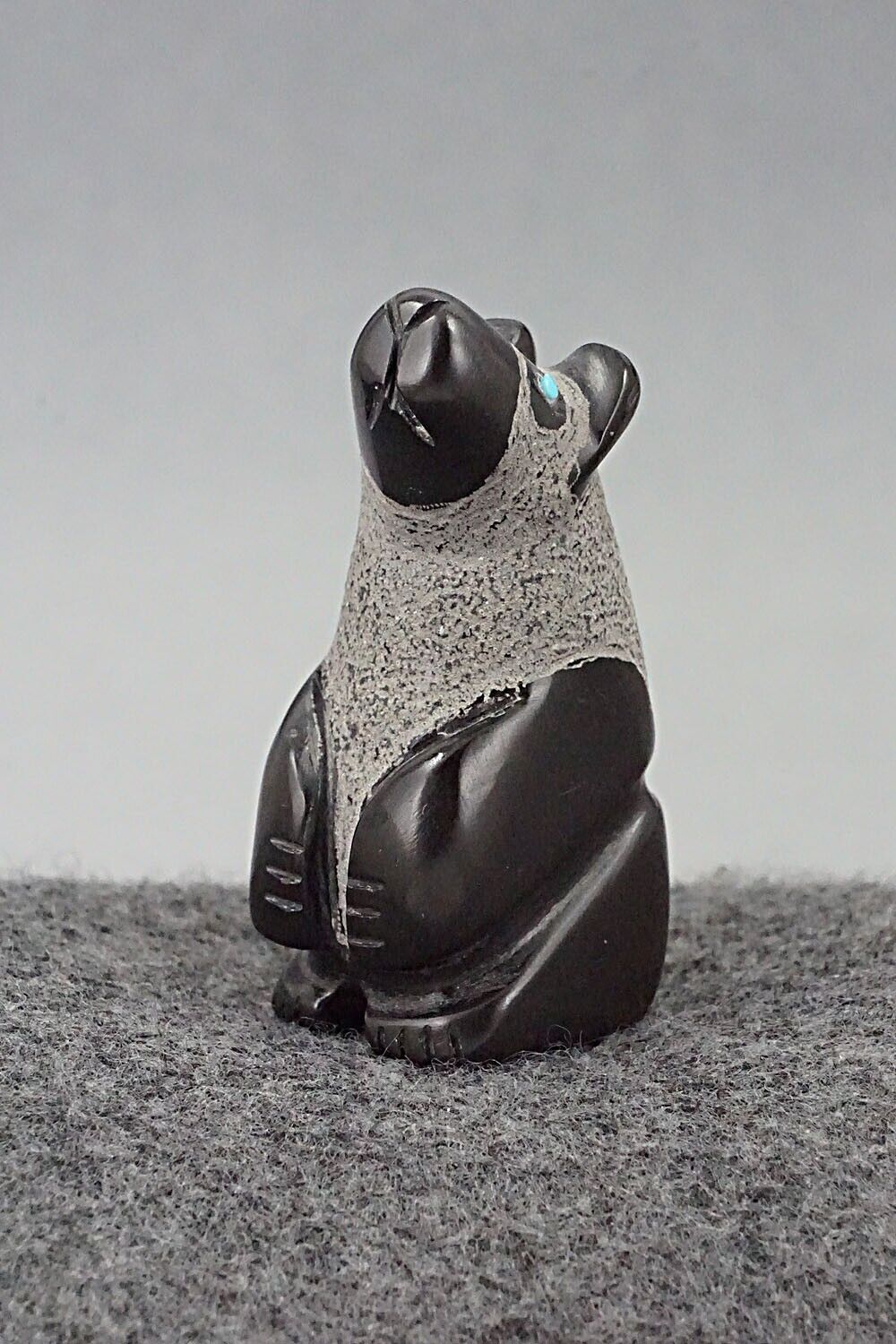 Bear Zuni Fetish Carving - Reynold Lunasee