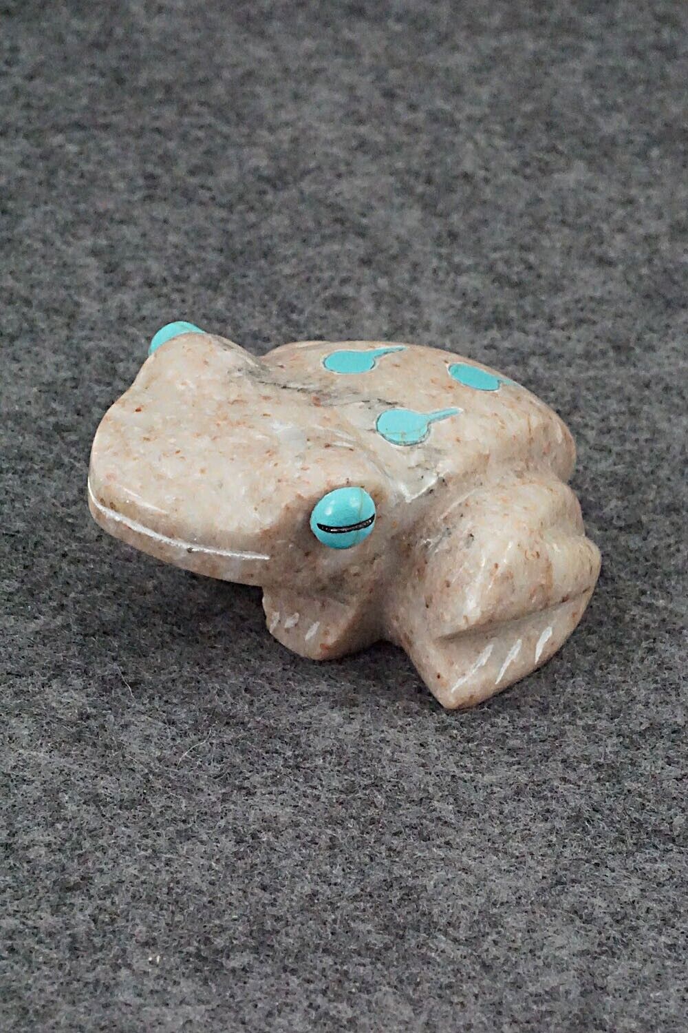 Frog Zuni Fetish Carving - Andres Lementino