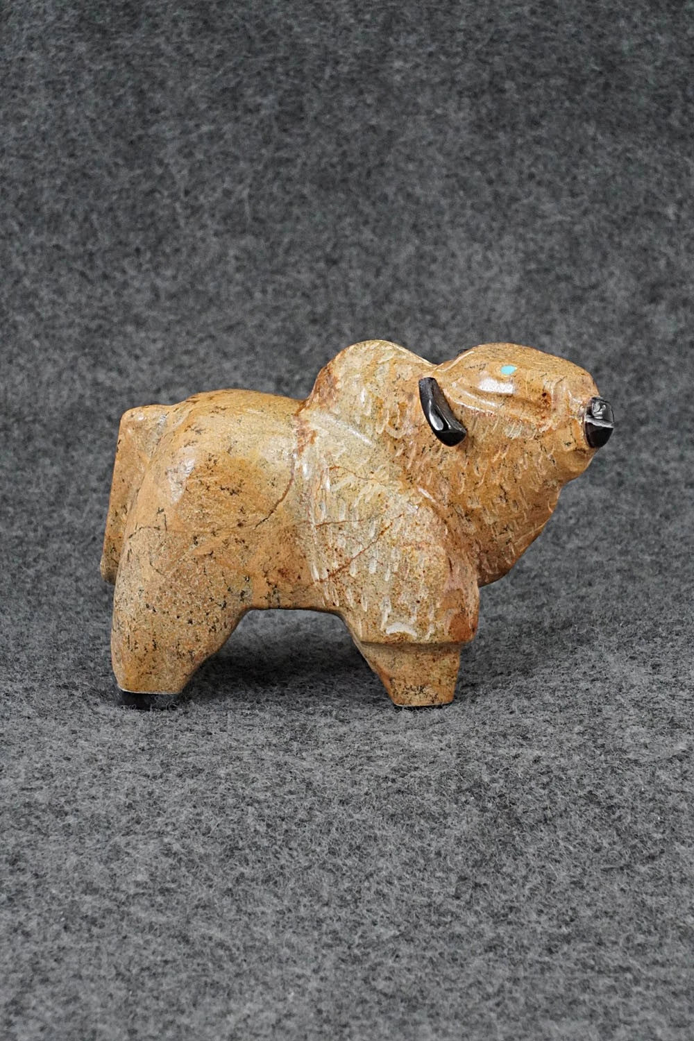 Buffalo Zuni Fetish Carving - Freddie Leekya
