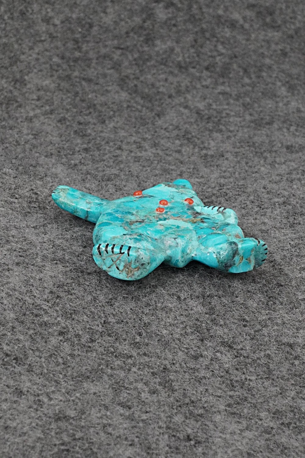 Bear Zuni Fetish Carving - Claudia Peina