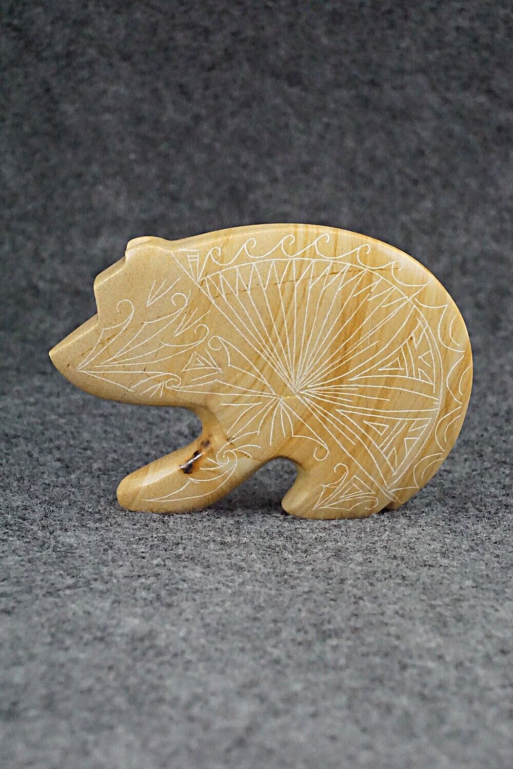 Bear Zuni Fetish Carving - Jonathan Natewa