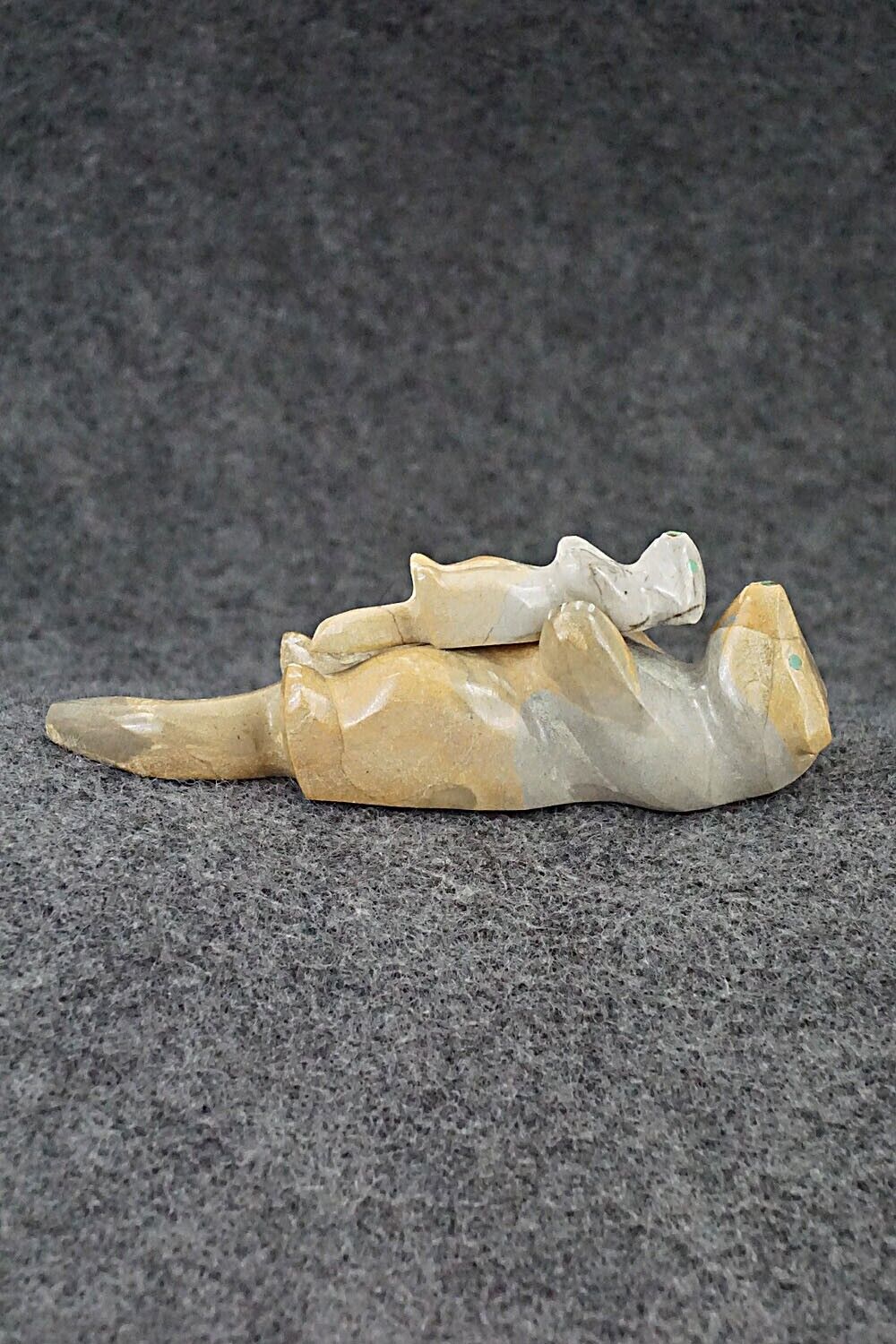Otter with Cub Zuni Fetish Carving - Enrike Leekya