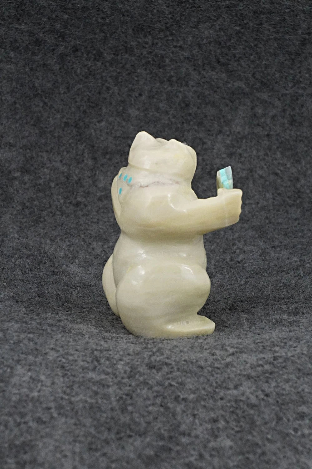 Bear Zuni Fetish Carving - Freddie Leekya