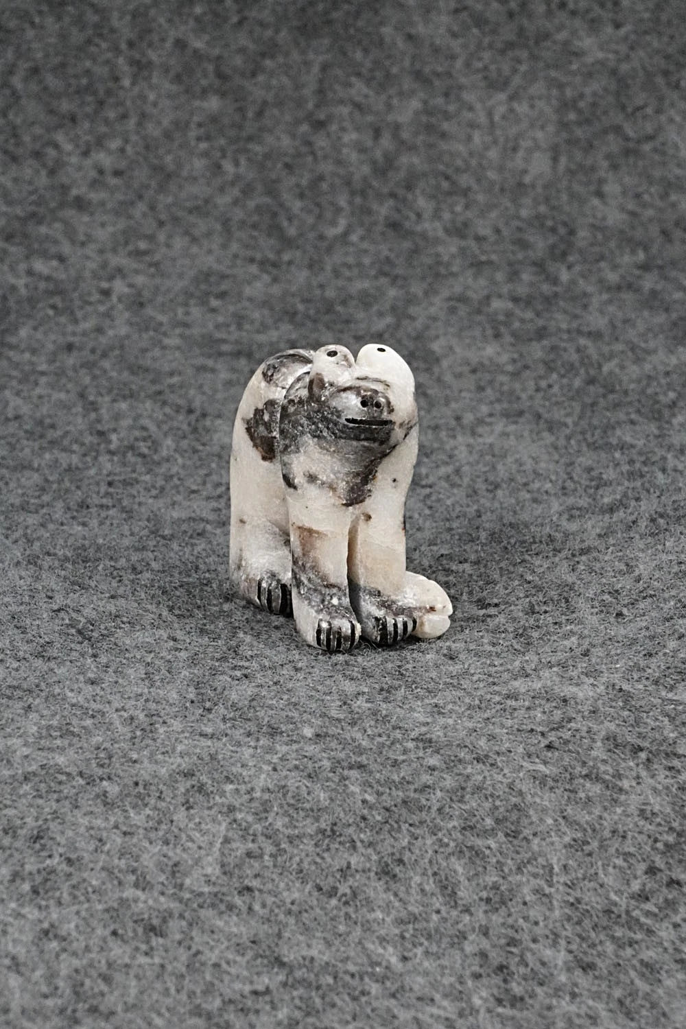 Bear Zuni Fetish Carving - Rick Kallestewa