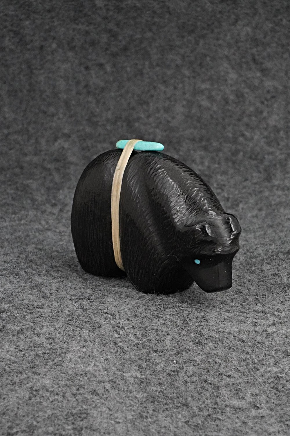 Bear Zuni Fetish Carving - Herb Halate