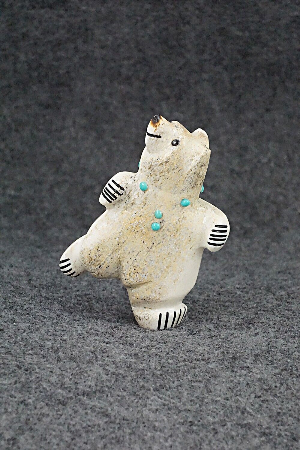 Bear Zuni Fetish Carving - Claudia Peina