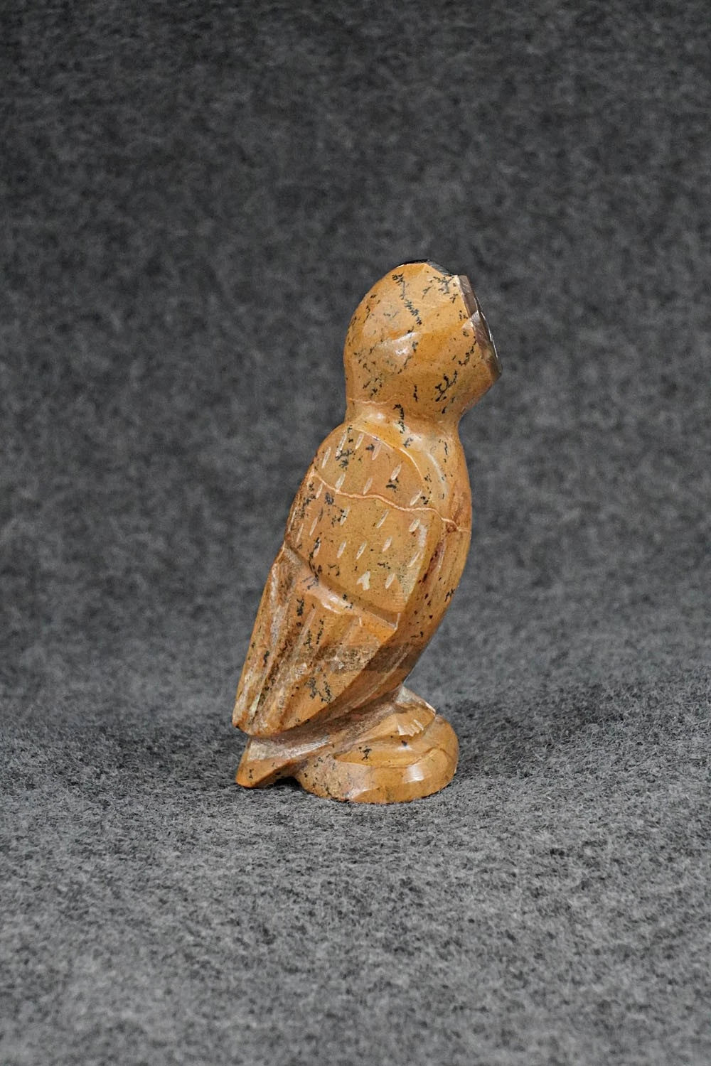 Owl Zuni Fetish Carving - Enrike Leekya