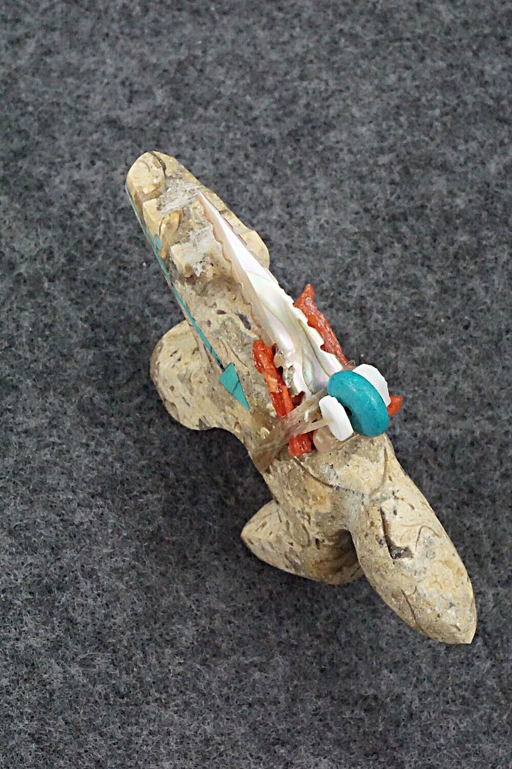 Wolf Zuni Fetish Carving - Fernando Laiwakete