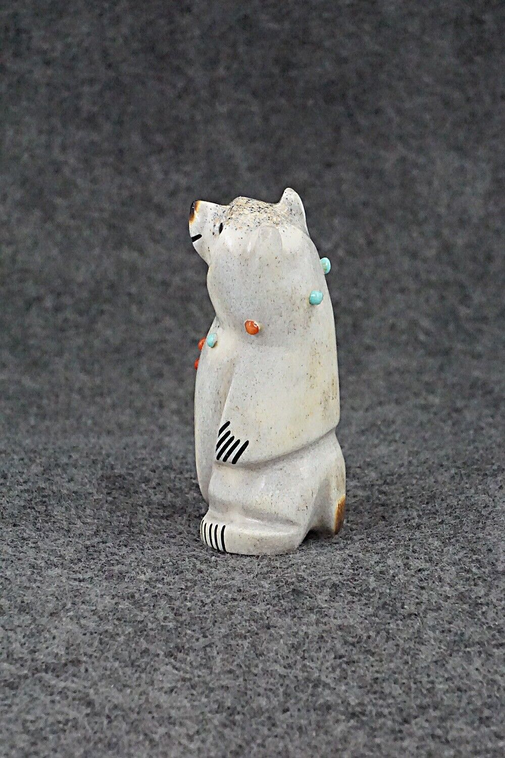 Bear Zuni Fetish Carving - Claudia Peina