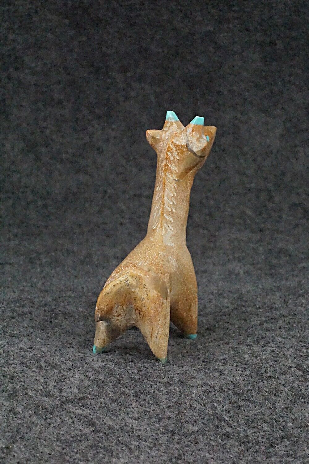 Giraffe Zuni Fetish Carving - Enrike Leekya