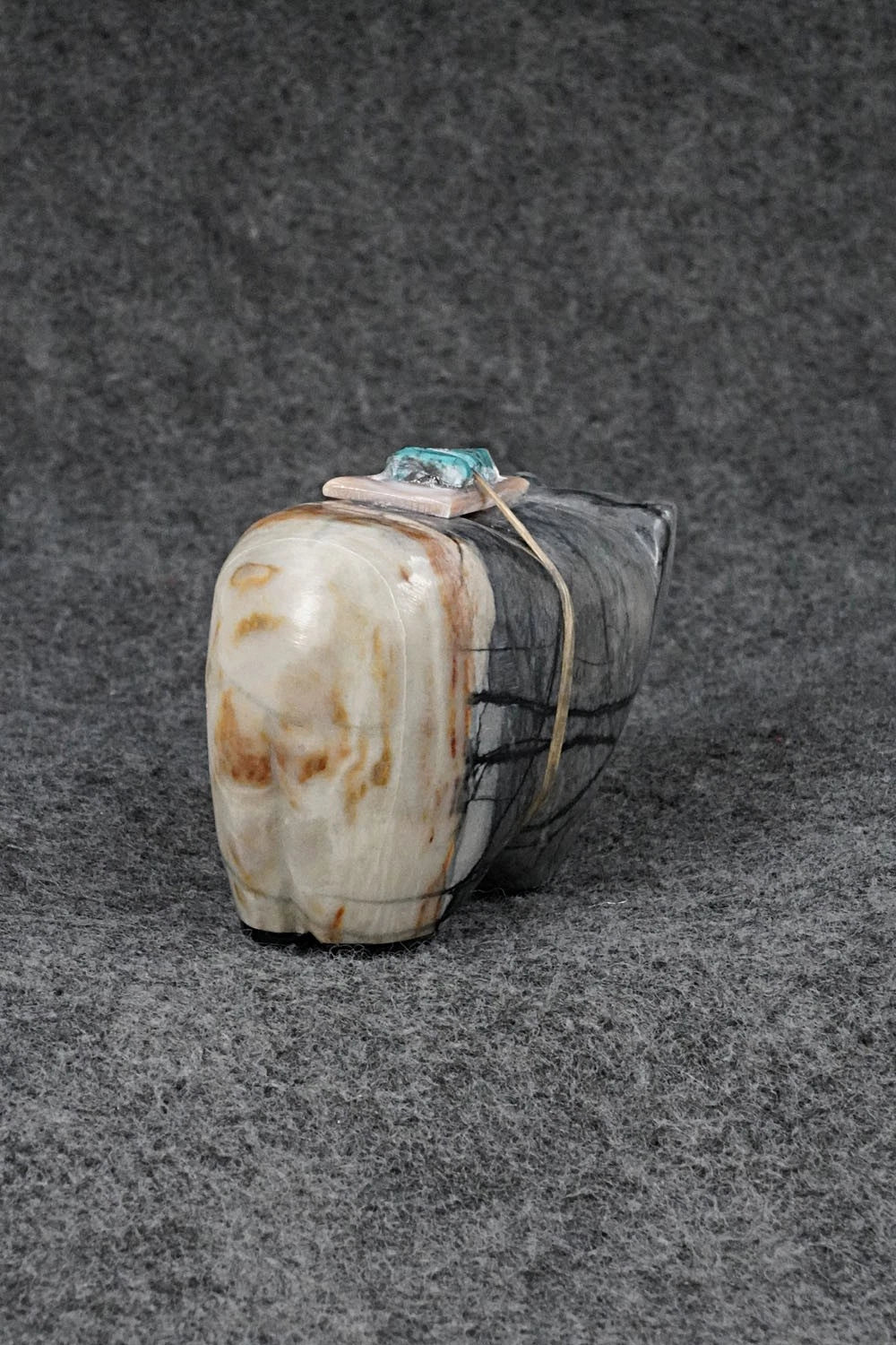 Bear Zuni Fetish Carving - Delvin Leekya