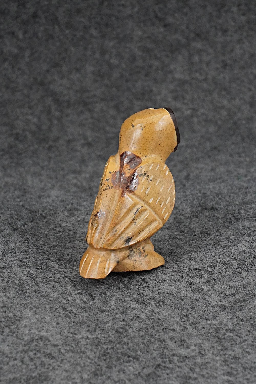 Owl Zuni Fetish Carving - Enrike Leekya