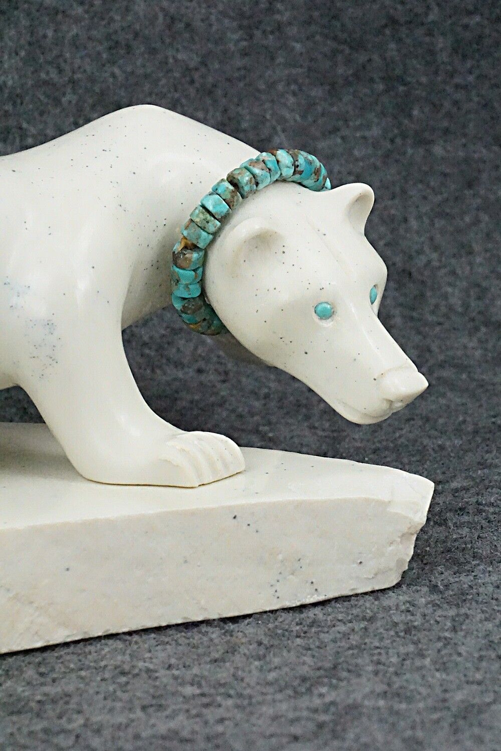 Bear Zuni Fetish Carving - Albert Eustace Sr.