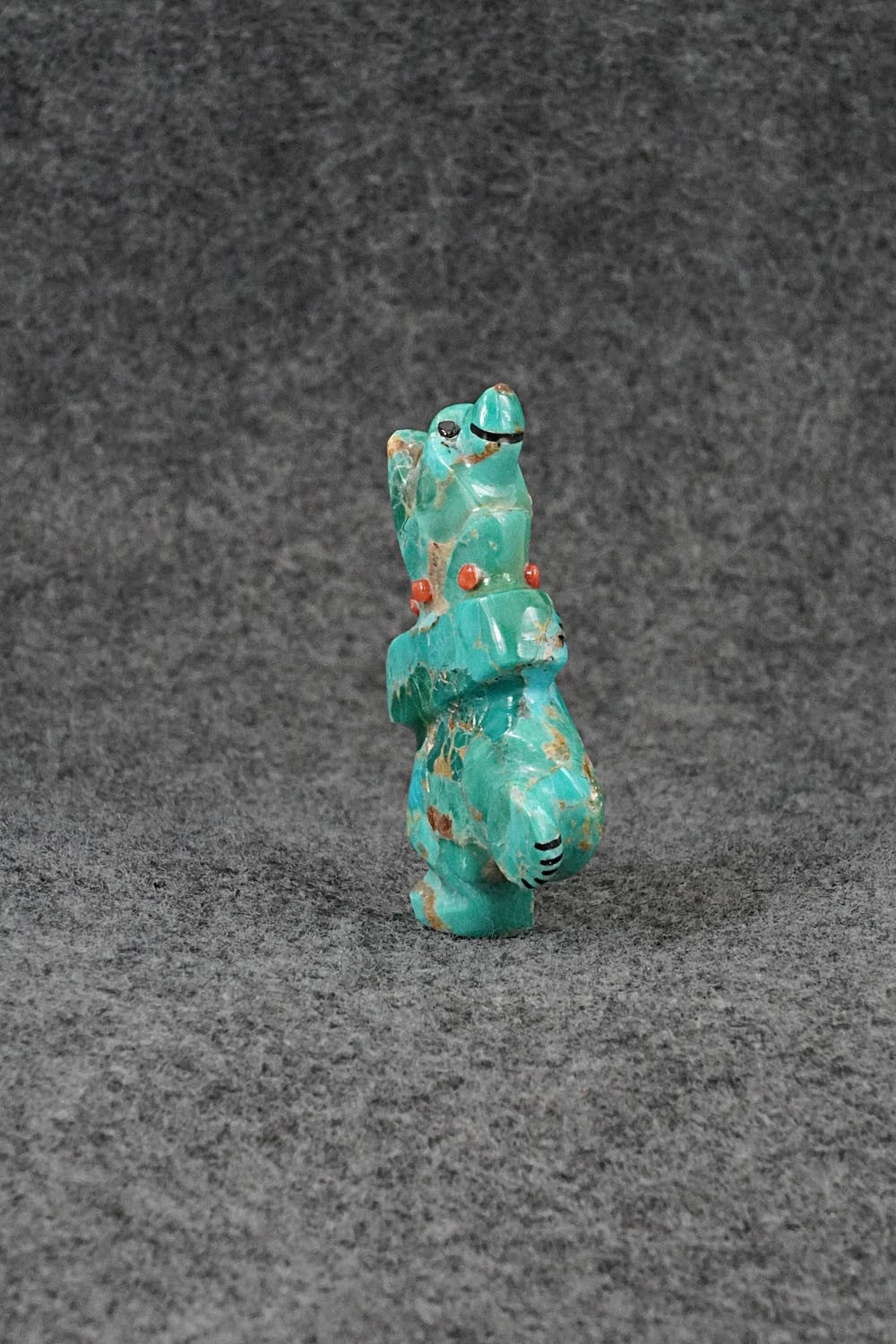 Bear Zuni Fetish Carving - Claudia Peina