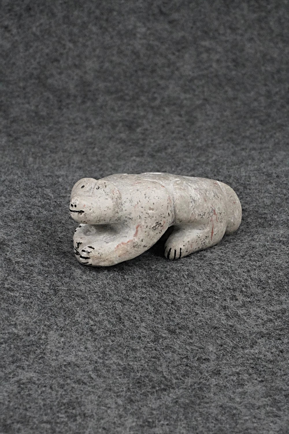 Bear Zuni Fetish Carving - Rick Kallestewa