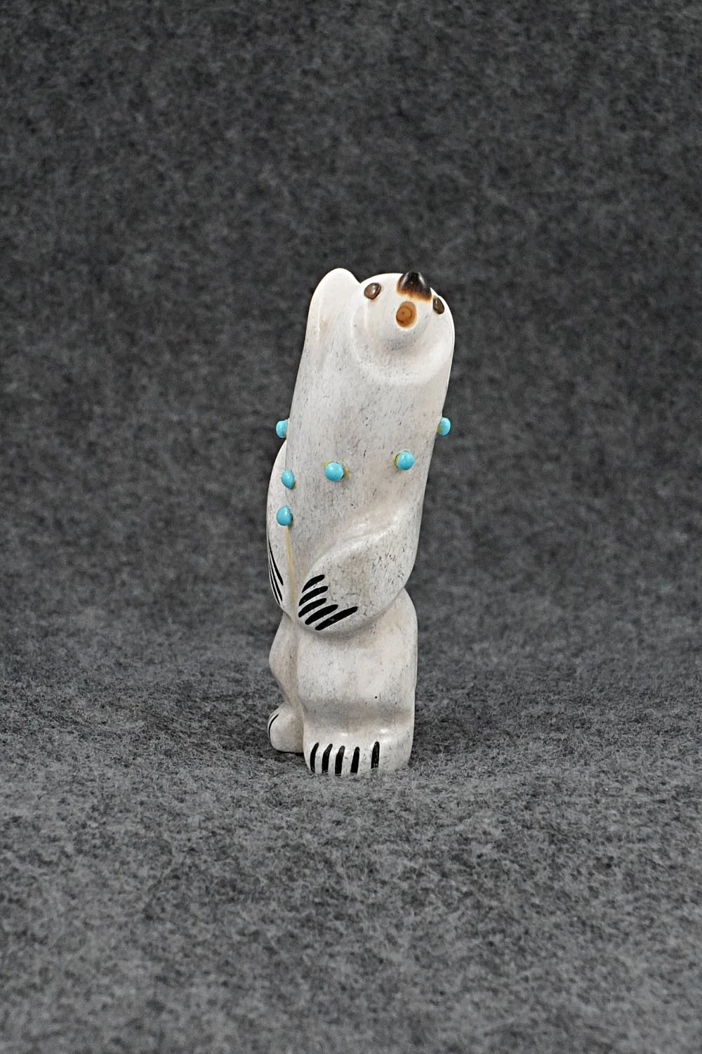 Bear Zuni Fetish Carving - Claudia Peina