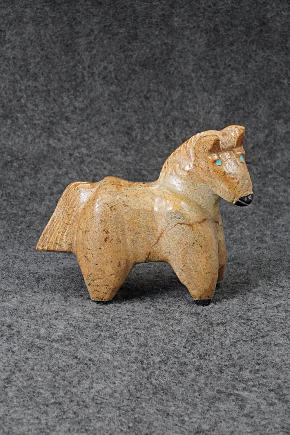 Horse Zuni Fetish Carving - Freddie Leekya