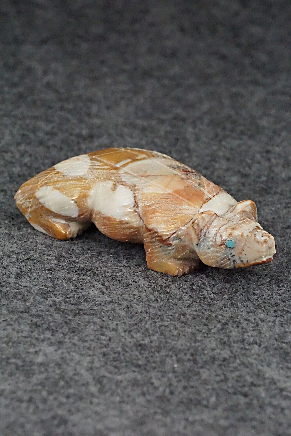 Badger Zuni Fetish Carving - Derrick Kaamasee