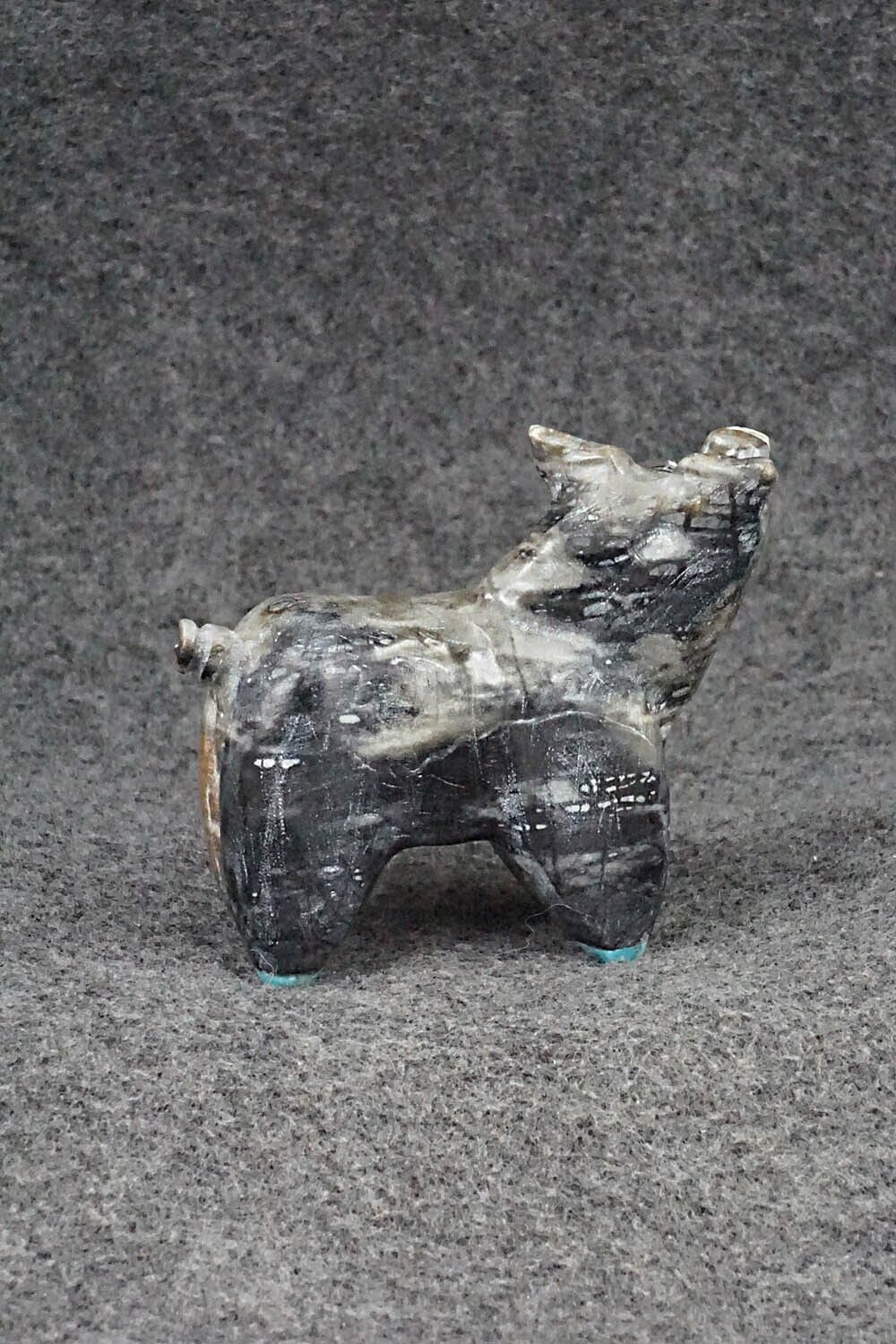 Pig Zuni Fetish Carving - Freddie Leekya