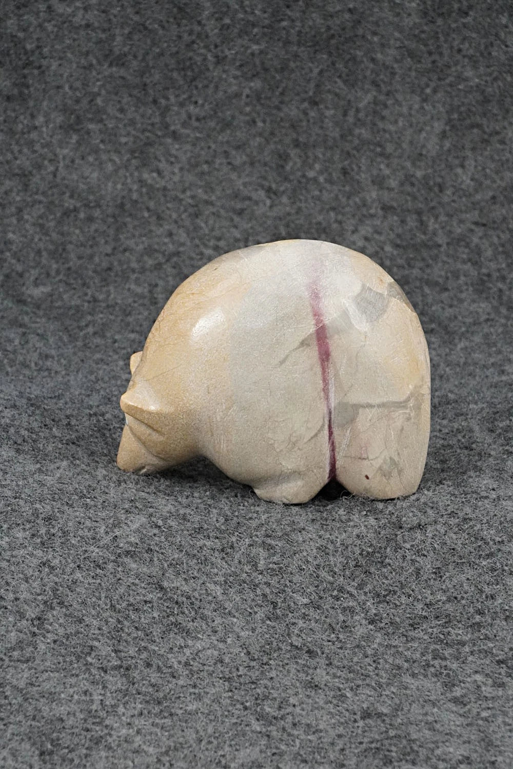 Bear Zuni Fetish Carving - Delvin Leekya