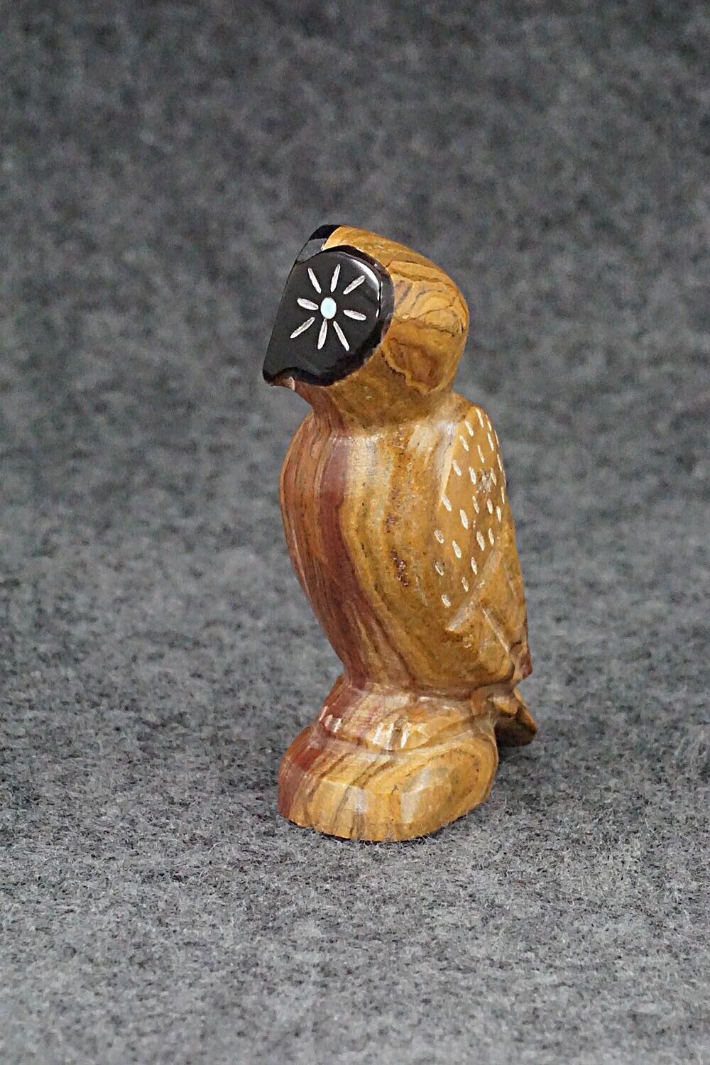 Owl Zuni Fetish Carving - Enrike Leekya