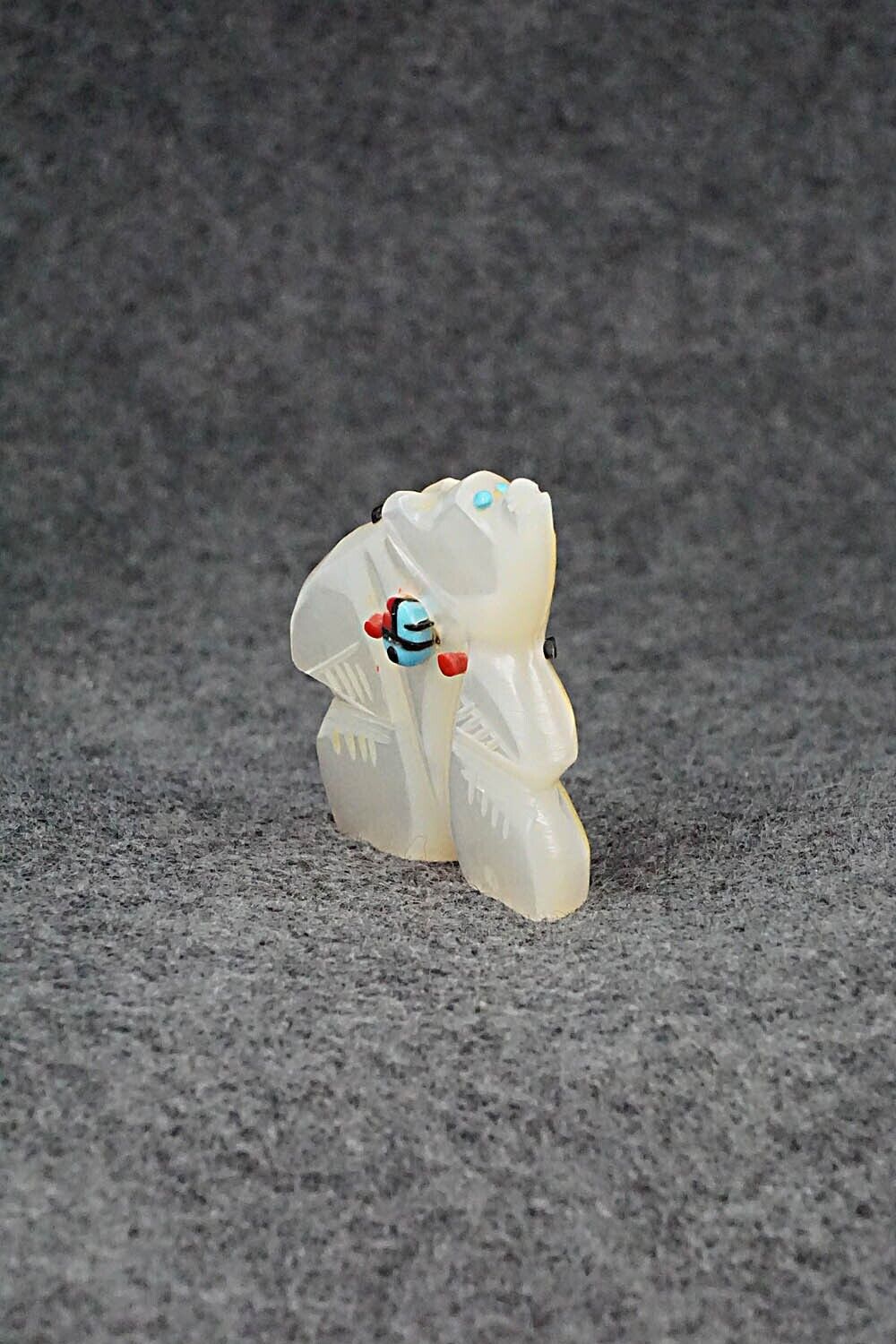 Bear Zuni Fetish Carving - Danette Laate