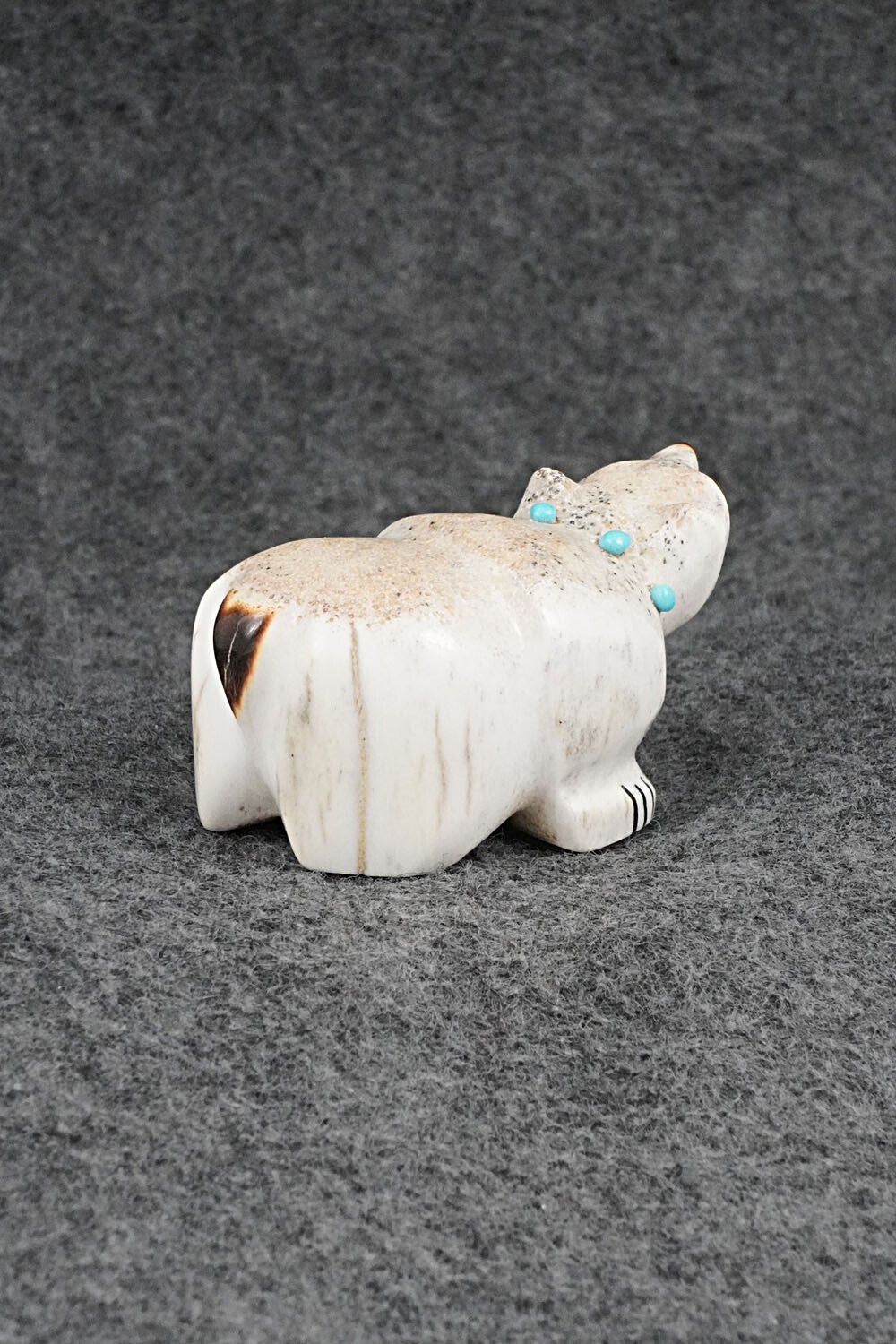 Bear Zuni Fetish Carving - Claudia Peina
