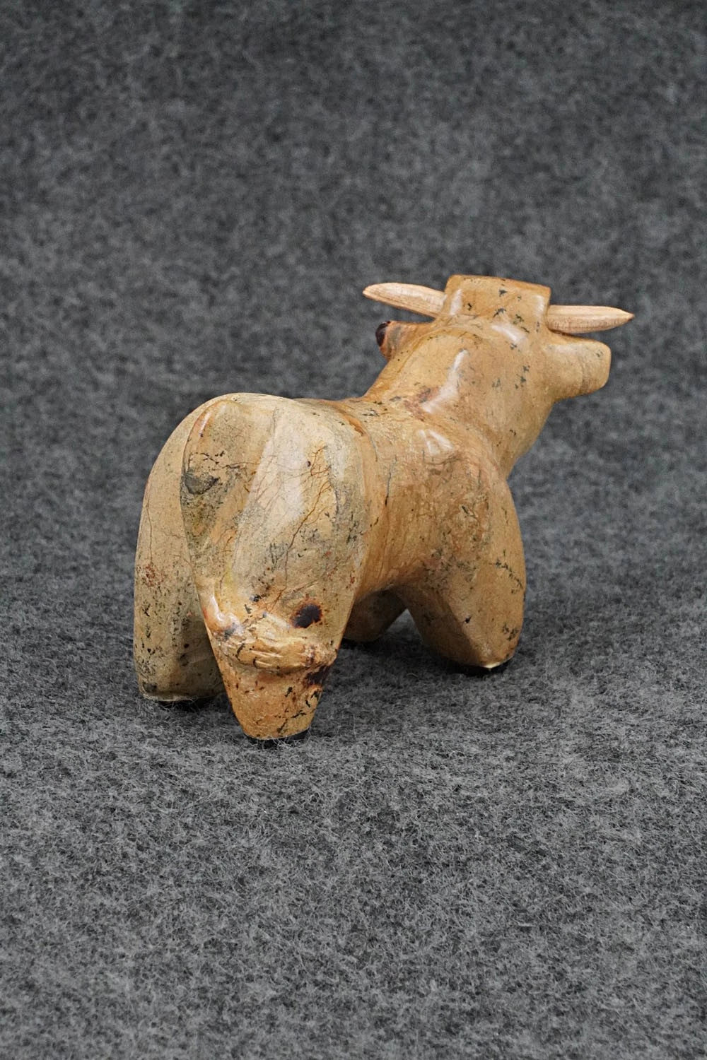 Bull Zuni Fetish Carving - Freddie Leekya