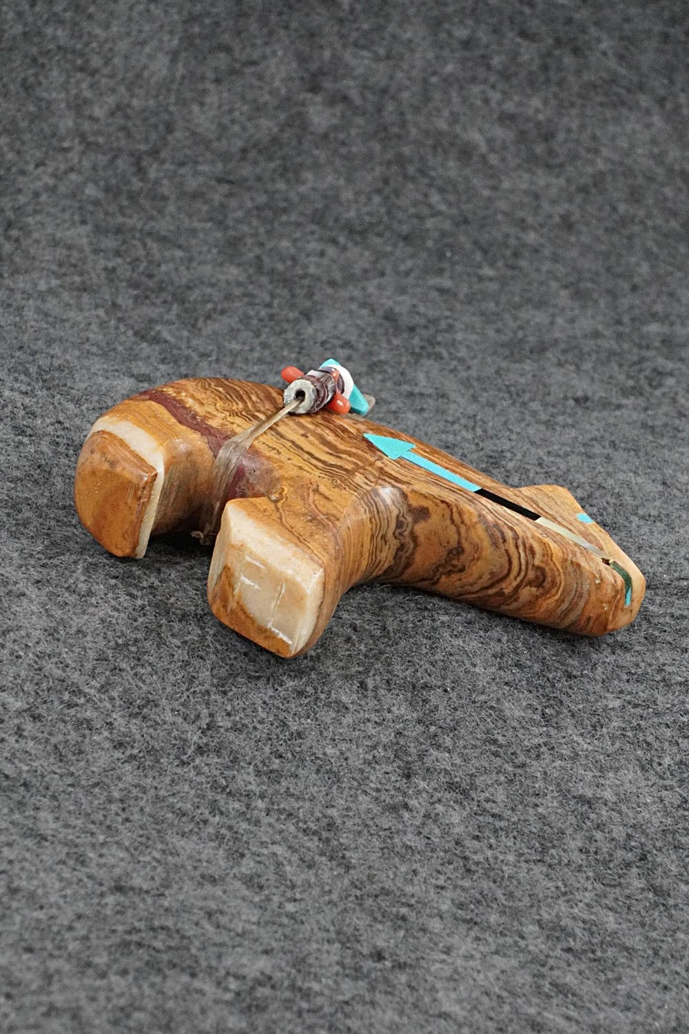 Bear Zuni Fetish Carving - Fernando Laiwakete