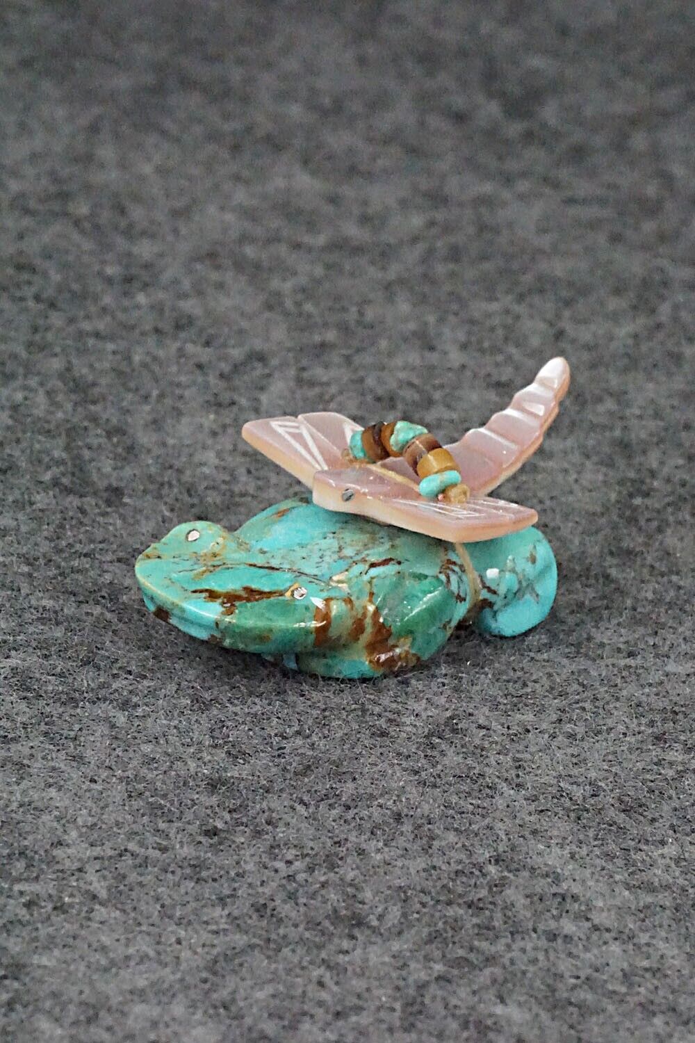 Frog with Dragonfly Zuni Fetish Carving - Daisy Rose Leonard