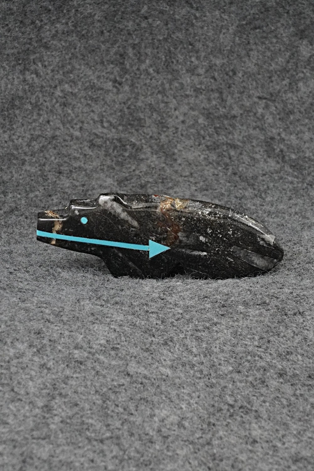 Bear Zuni Fetish Carving - Bernard Laiwakete