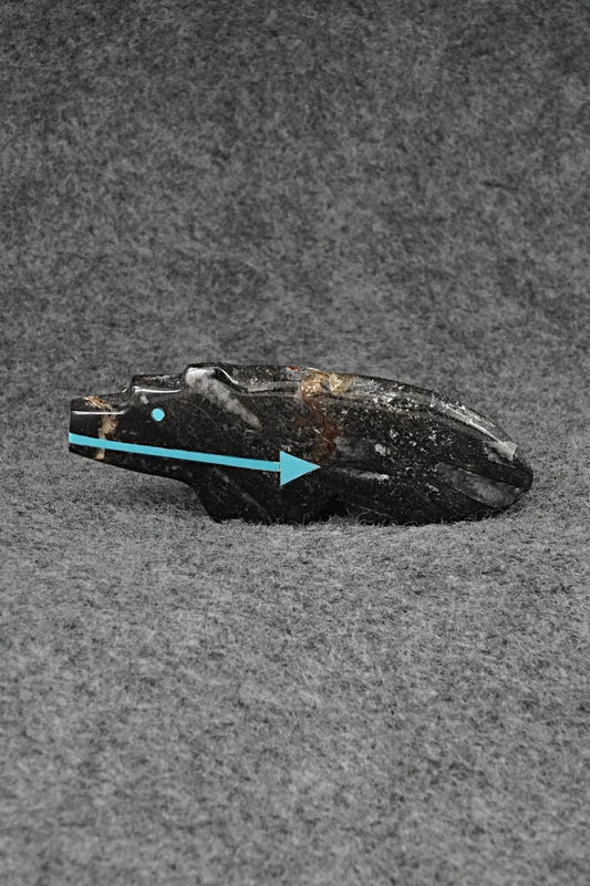 Bear Zuni Fetish Carving - Bernard Laiwakete