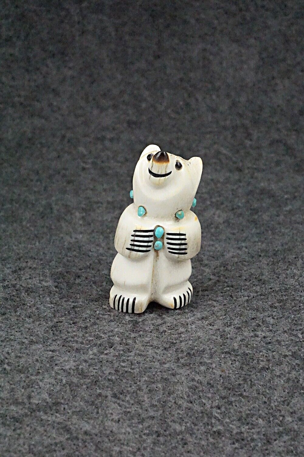Bear Zuni Fetish Carving - Claudia Peina