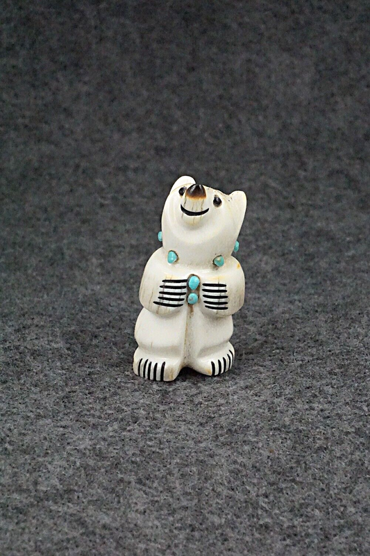 Bear Zuni Fetish Carving - Claudia Peina