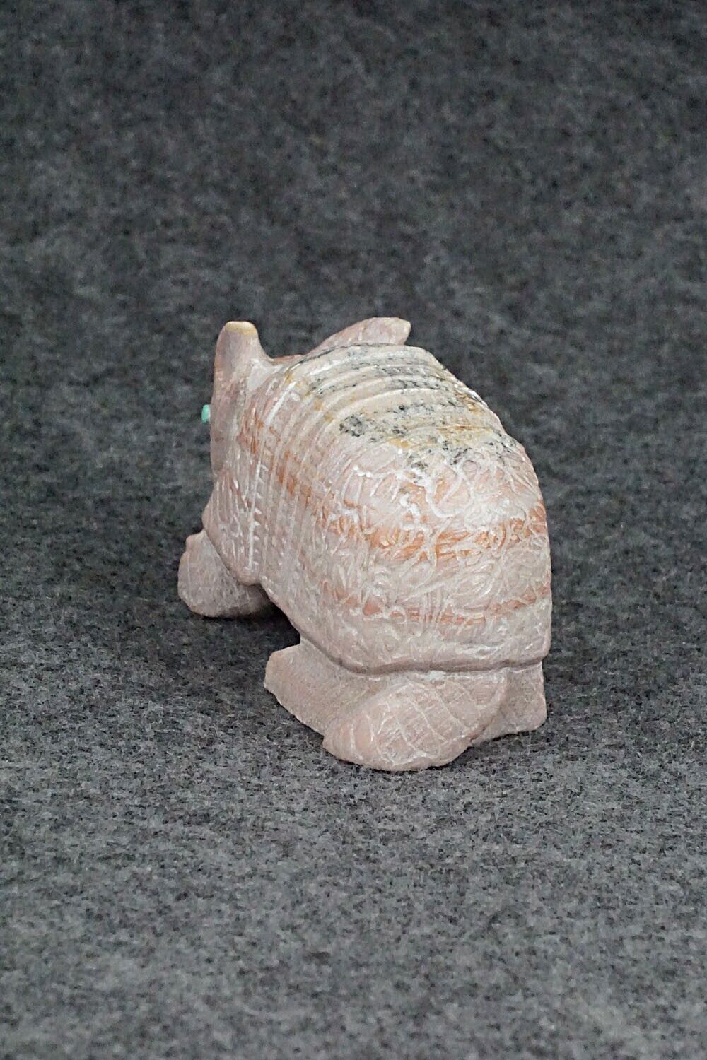 Armadillo Zuni Fetish Carving - Derrick Kaamasee