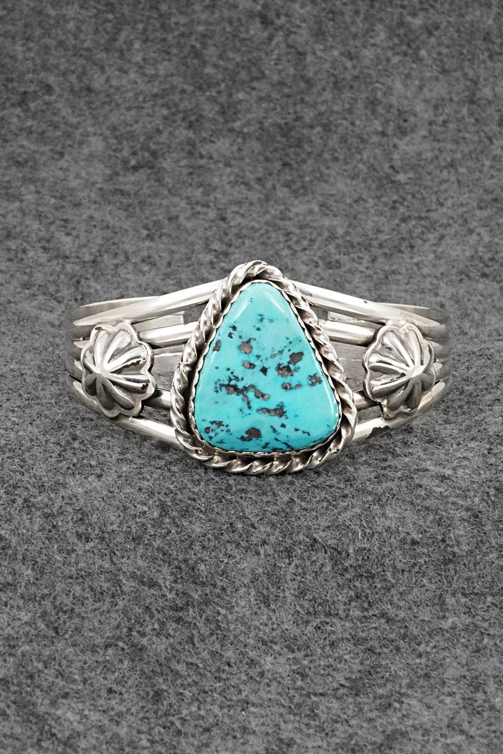 Turquoise & Sterling Silver Vintage Bracelet - Larose Ganadonegro