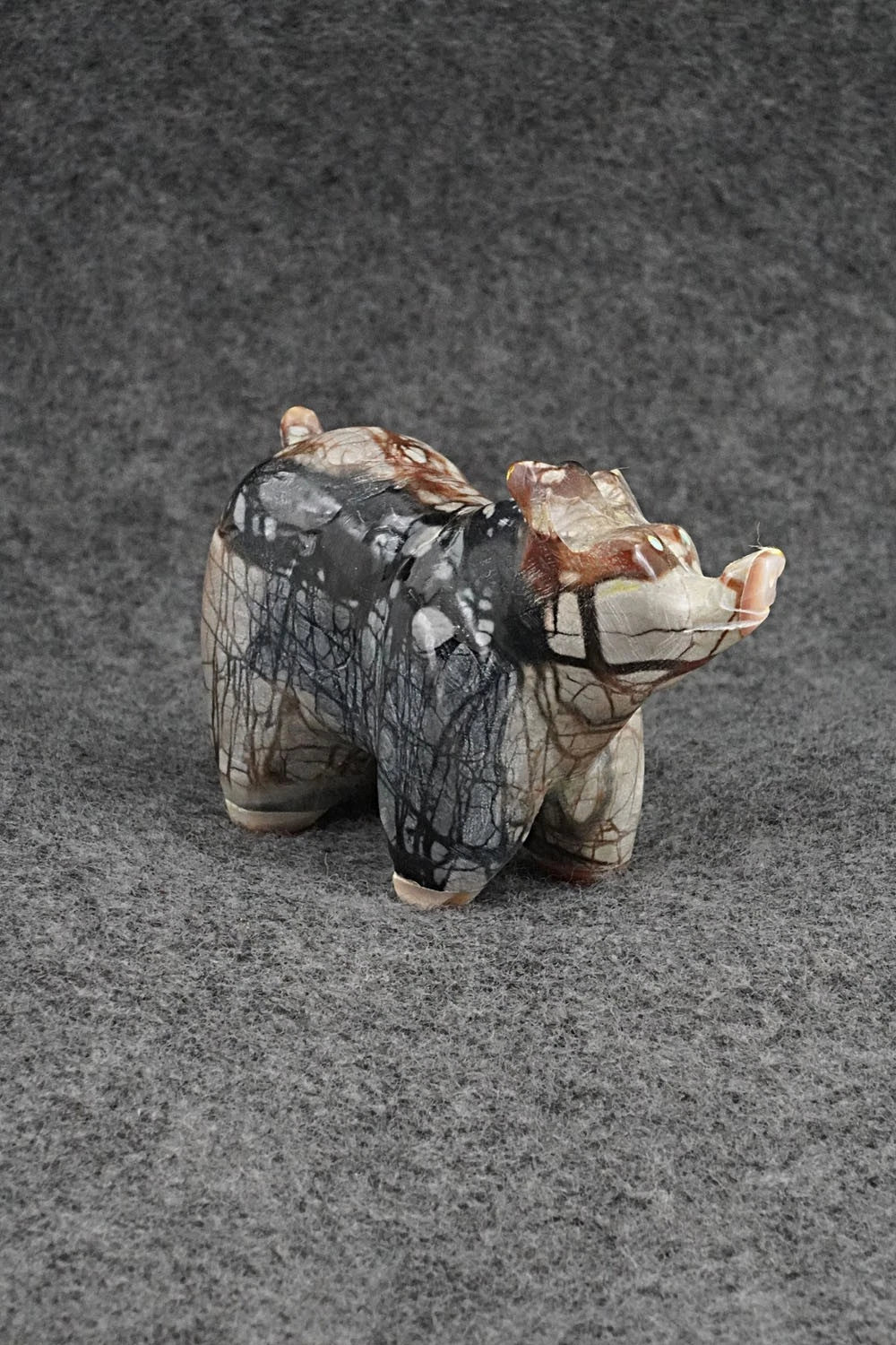 Pig Zuni Fetish Carving - Freddie Leekya