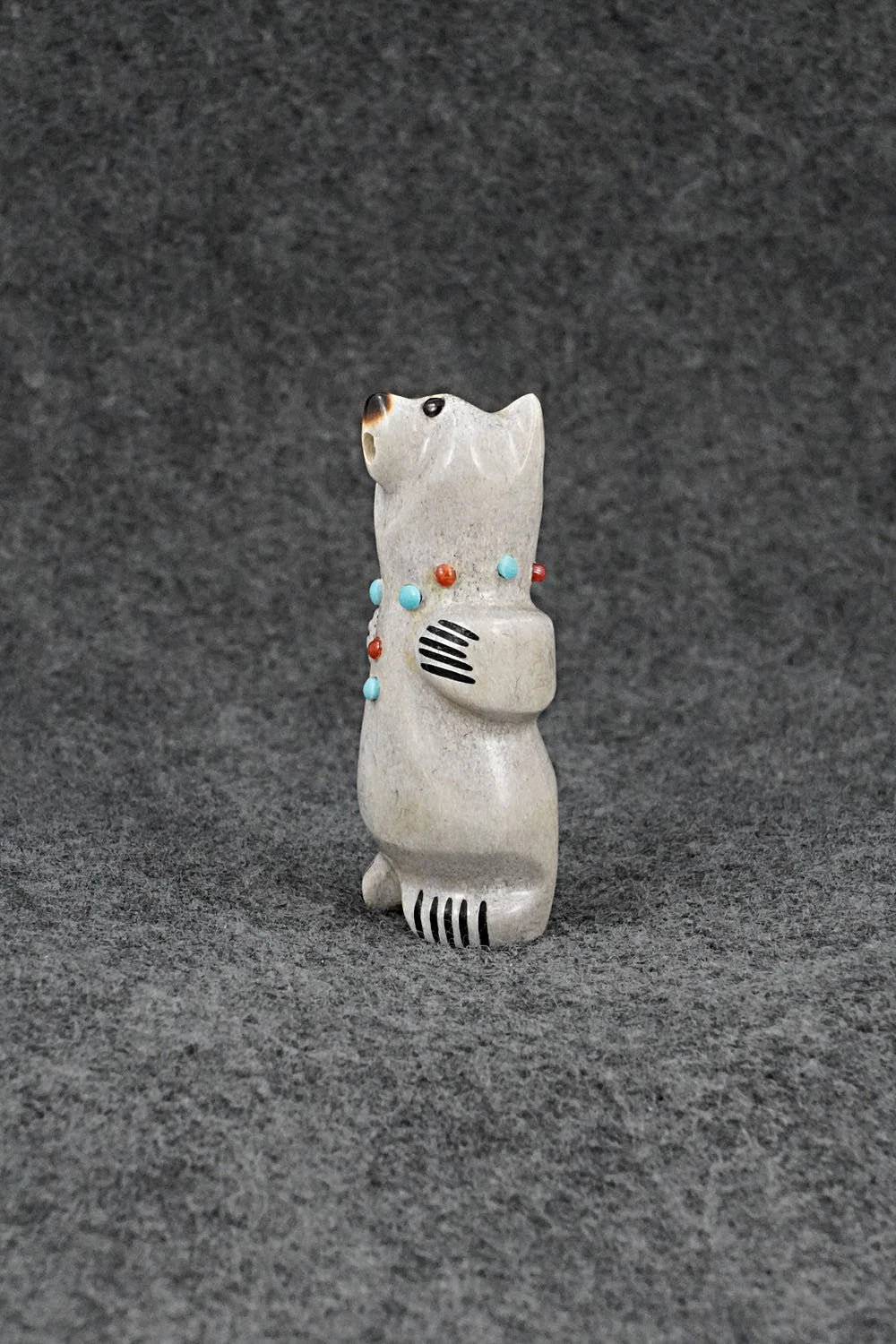 Bear Zuni Fetish Carving - Claudia Peina