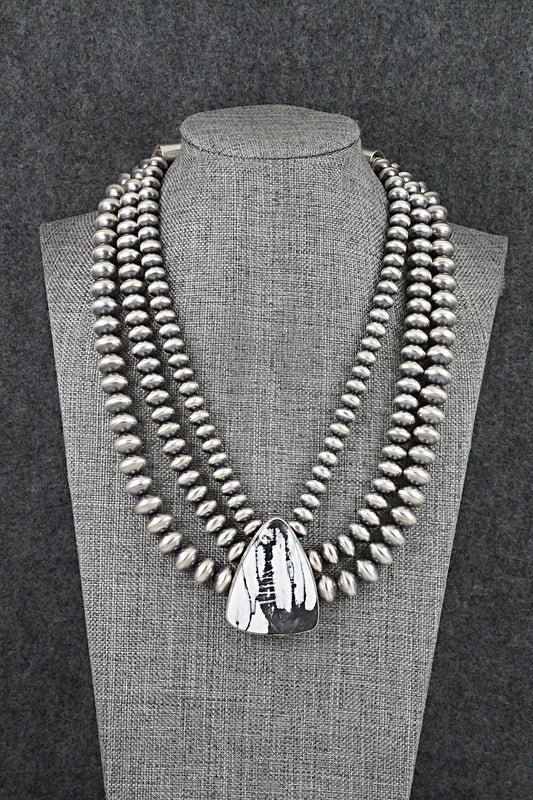 White Buffalo & Sterling Silver Navajo Pearl Necklace - Gruber & Halwood