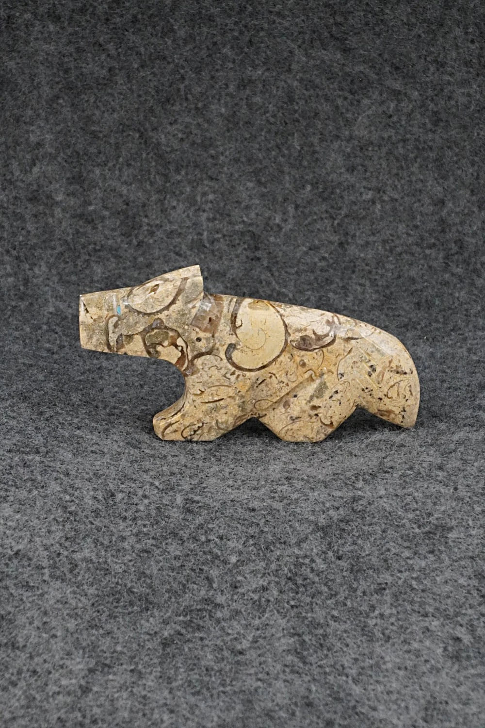 Wolf Zuni Fetish Carving - Kenric Laiwakete
