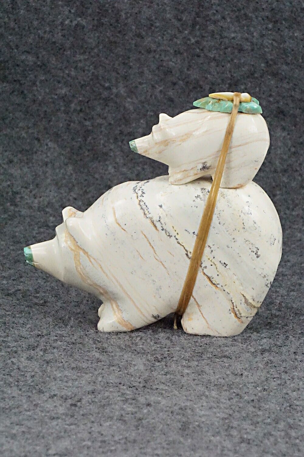 Bear and Cub Zuni Fetish Carving - Enrike Leekya