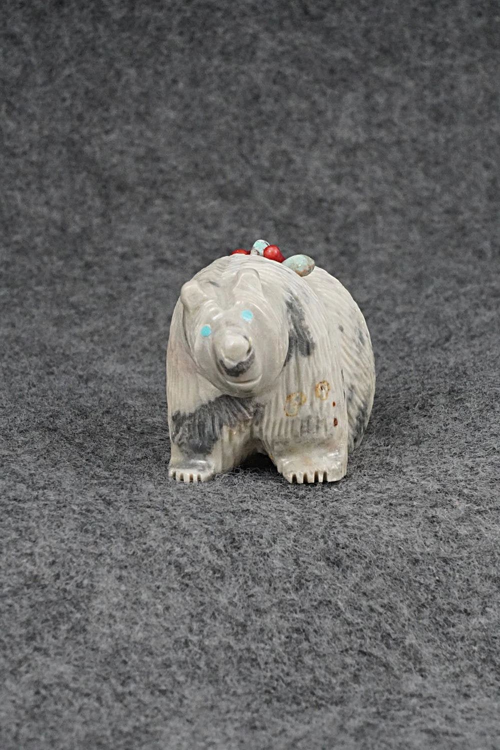 Bear Zuni Fetish Carving - Farlan & Paulette Quam
