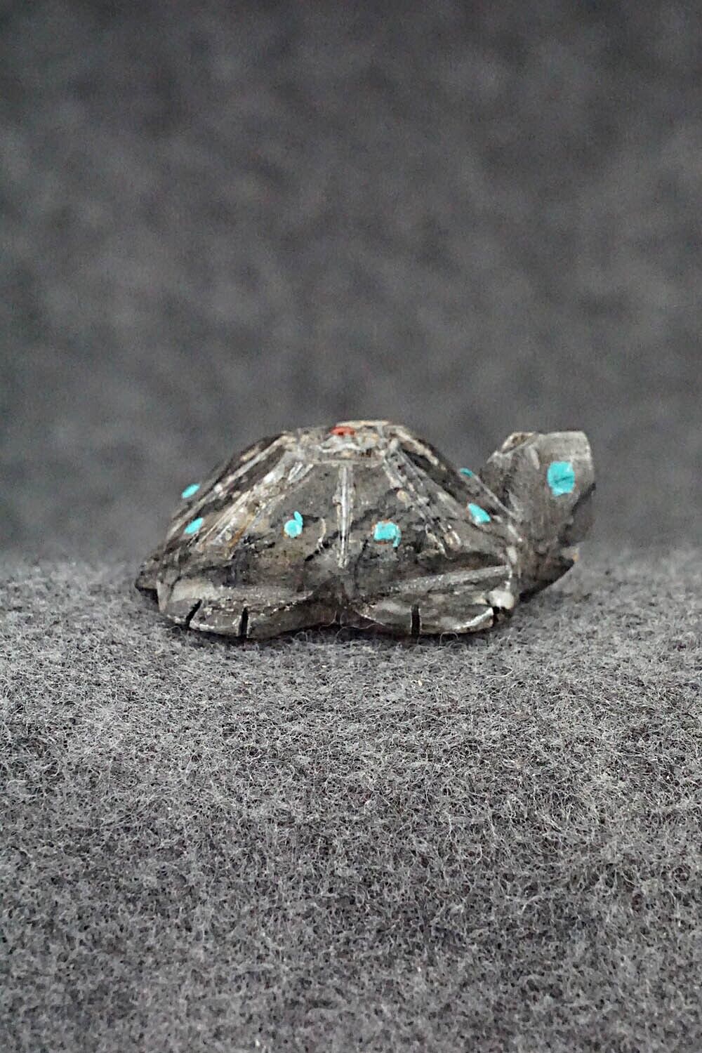 Turtle Zuni Fetish Carving - Carl Etsate