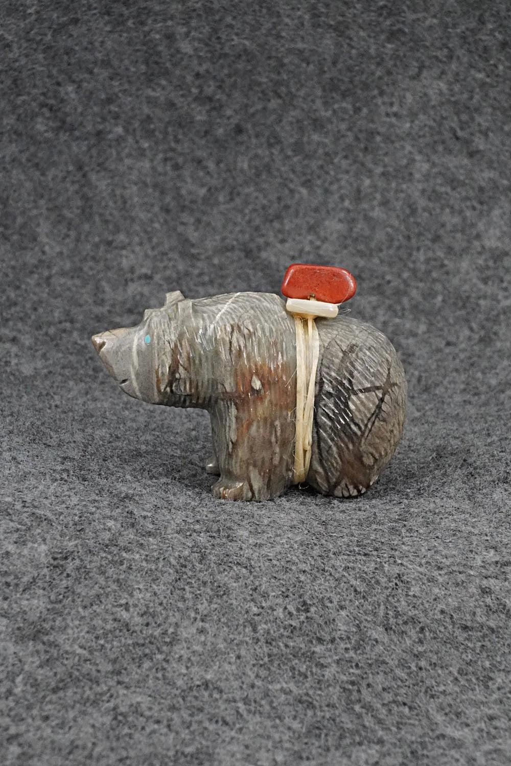 Bear Zuni Fetish Carving - Farlan & Paulette Quam