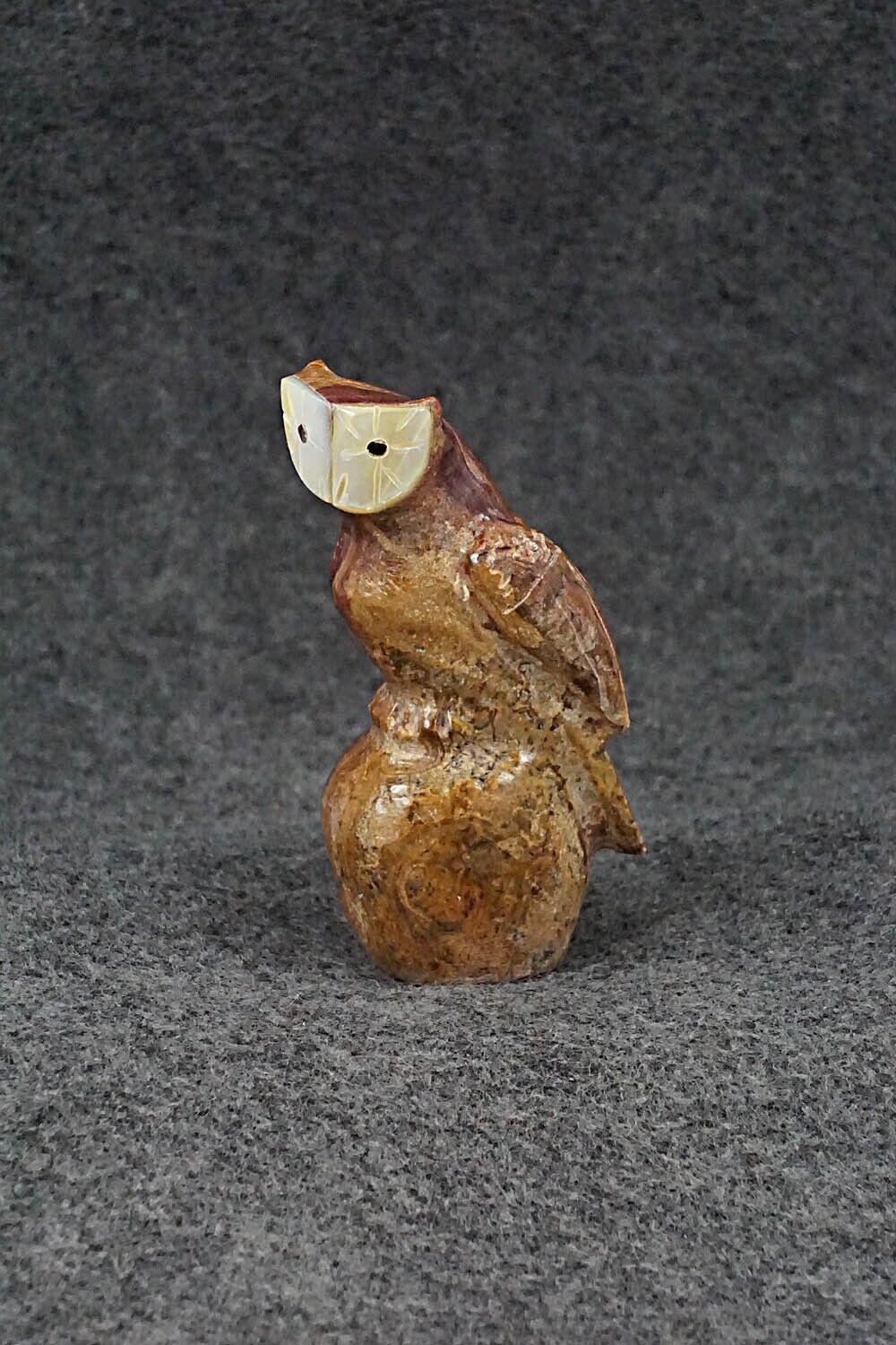 Owl Zuni Fetish Carving - Freddie Leekya