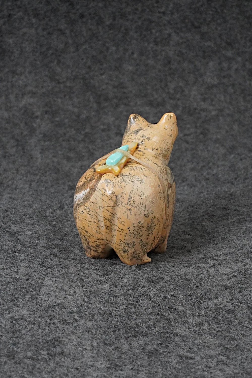 Bear Zuni Fetish Carving - Freddie Leekya