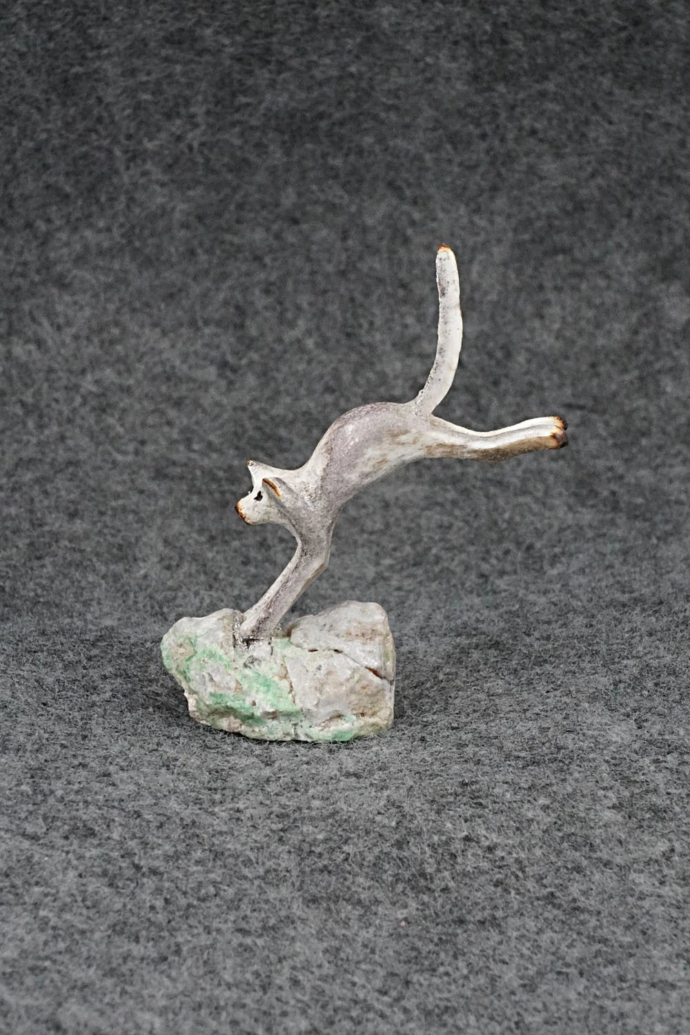 Mountain Lion Zuni Fetish Carving - Ruben Najera