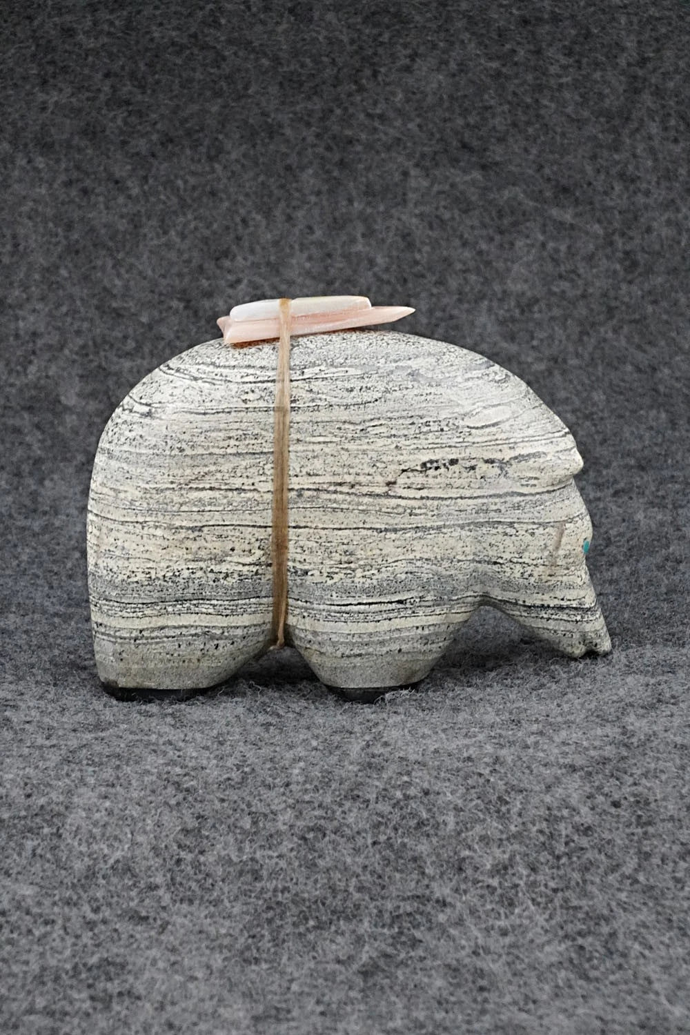 Bear Zuni Fetish Carving - Delvin Leekya
