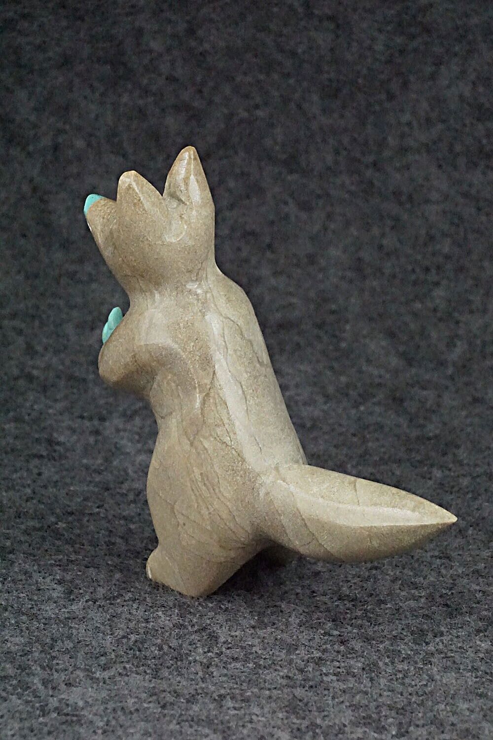 Fox Zuni Fetish Carving - Enrike Leekya