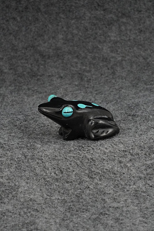 Frog Zuni Fetish Carving - Andres Lenentino